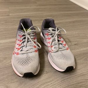 Nike Zoom Pegasus 33 sneakers